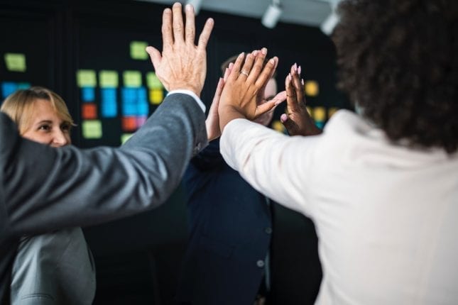 motivasi kerja, HR Development, SDM, motivasi karyawan, semangat karyawan, tips