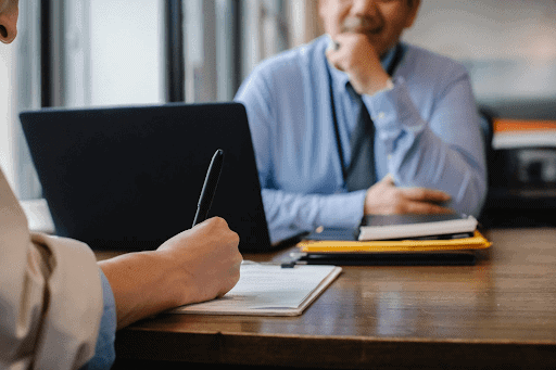 aplikasi hris untuk bisnis skala menengah