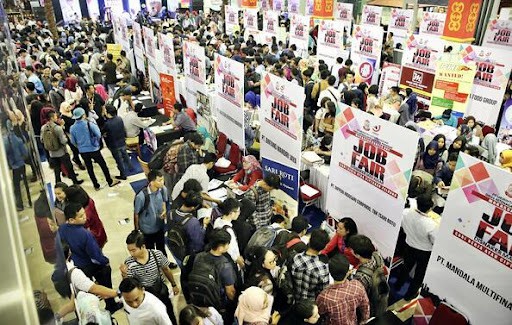 Pemutusan hubungan kerja (PHK): Pengertian, Jenis, Aturan Lengkap