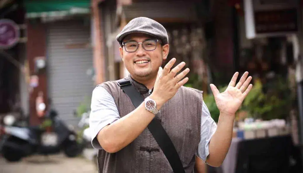 Tour guide pemandu wisata