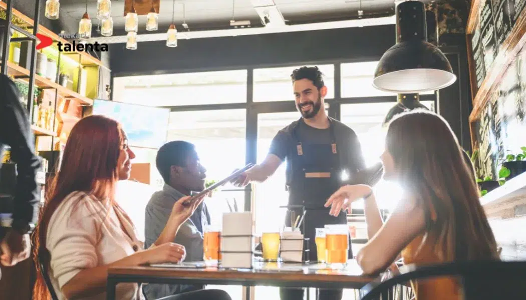 Cara Efektif Mengelola Payroll dan THR di Industri F&B