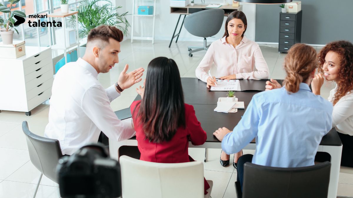 Tips Membangun Budaya HR Customer Centric yang Efektif di Tempat Kerja