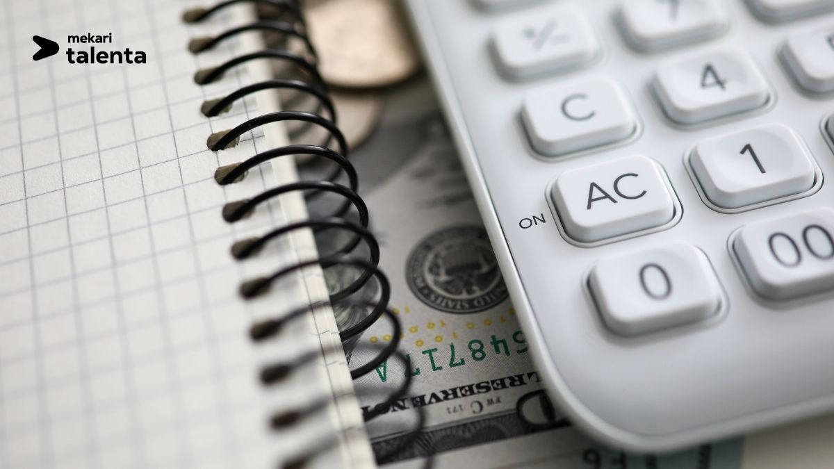 Understanding the Difference Between Payroll and HRIS