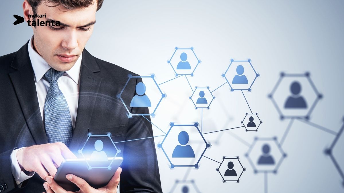 How to Evaluate HRIS Software: A Strategic Guide for HR Leaders