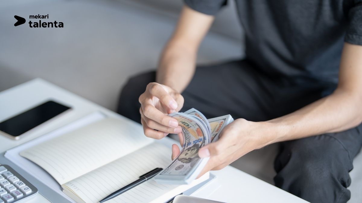 Compensation Benchmarking: Build a Competitive Salary Strategy